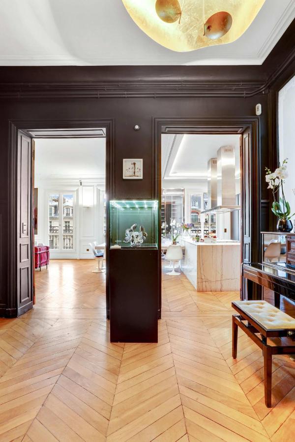 Appartement Magnificent Luxury Penthouse In A Prestigious Neighborhood Of With A Eiffel Tower View From Balcony Short Walk To Palais Galliera And Avenue Montaigne Fashion Stores *